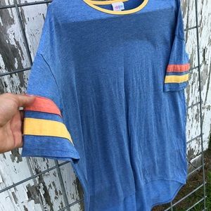 Lularoe XS Irma tee